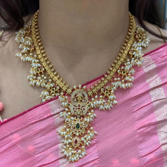 GUTTAPUSALU NECKLACE WITH EAR RINGS