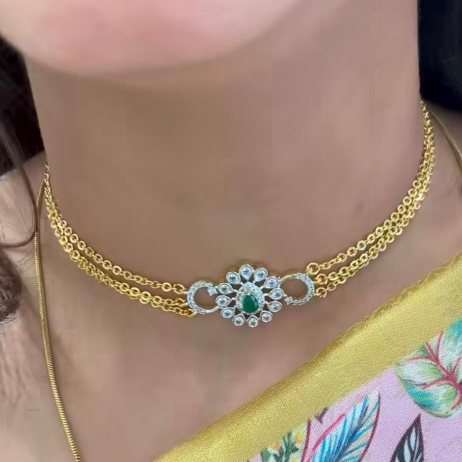 CHAIN WITH EAR RINGS